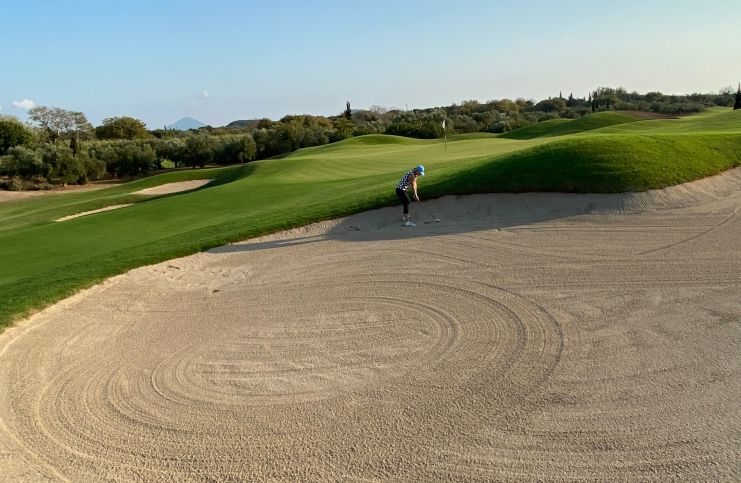 Spiel aus dem Bunker. Golfplatz finden - Golf spielen - Golfspielen - Golfanlage - Golftraining - Golfkurse - Golfclub - Golfunterricht - Golfturniere - Golfwettkämpfe - Golfregeln - Golf - Golf für Anfänger - Golf für Fortgeschrittene - Golf für Kinder - Golf für Erwachsene - Golfevents - Golf für Profis - Golfstunden - Golflehrer - Golfreisen - Golf Mitgliedschaft - Golfausrüstung - Golfplatz reservieren - Golf Rheinfelden - Golf Basel - Golf Aargau - golfzentrum.ch - Find Golf Course - Golf Playing - Golf Course - Golf Training - Golf Courses - Golf Club - Golf Lessons - Golf Tournaments - Golf Competitions - Golf Rules - Golf - Golf for Beginners - Golf for Advanced Players - Golf for Kids - Golf for Adults - Golf Events - Golf for Professionals - Golf Lessons - Golf Instructor - Golf Travel - Golf Membership - Golf Equipment - Reserve Golf Course - Golf Rheinfelden - Golf Basel - Golf Aargau - golfzentrum.ch